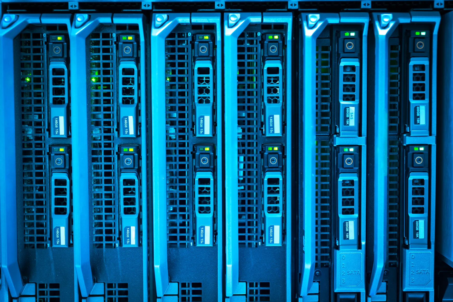Dringende Sicherheitswarnung: Angriffe auf Microsoft SharePoint und Mikrotik-Router — was KMU jetzt tun sollten
